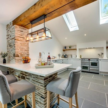 Lincombe Barn Villa อิลฟราคูมบ์ ภายนอก รูปภาพ