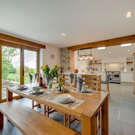 Lincombe Barn Villa อิลฟราคูมบ์ ภายนอก รูปภาพ