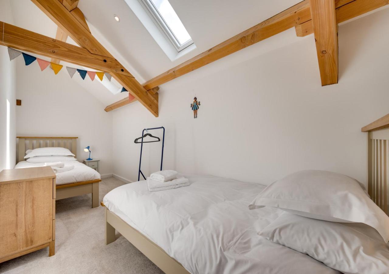Lincombe Barn Villa อิลฟราคูมบ์ ภายนอก รูปภาพ
