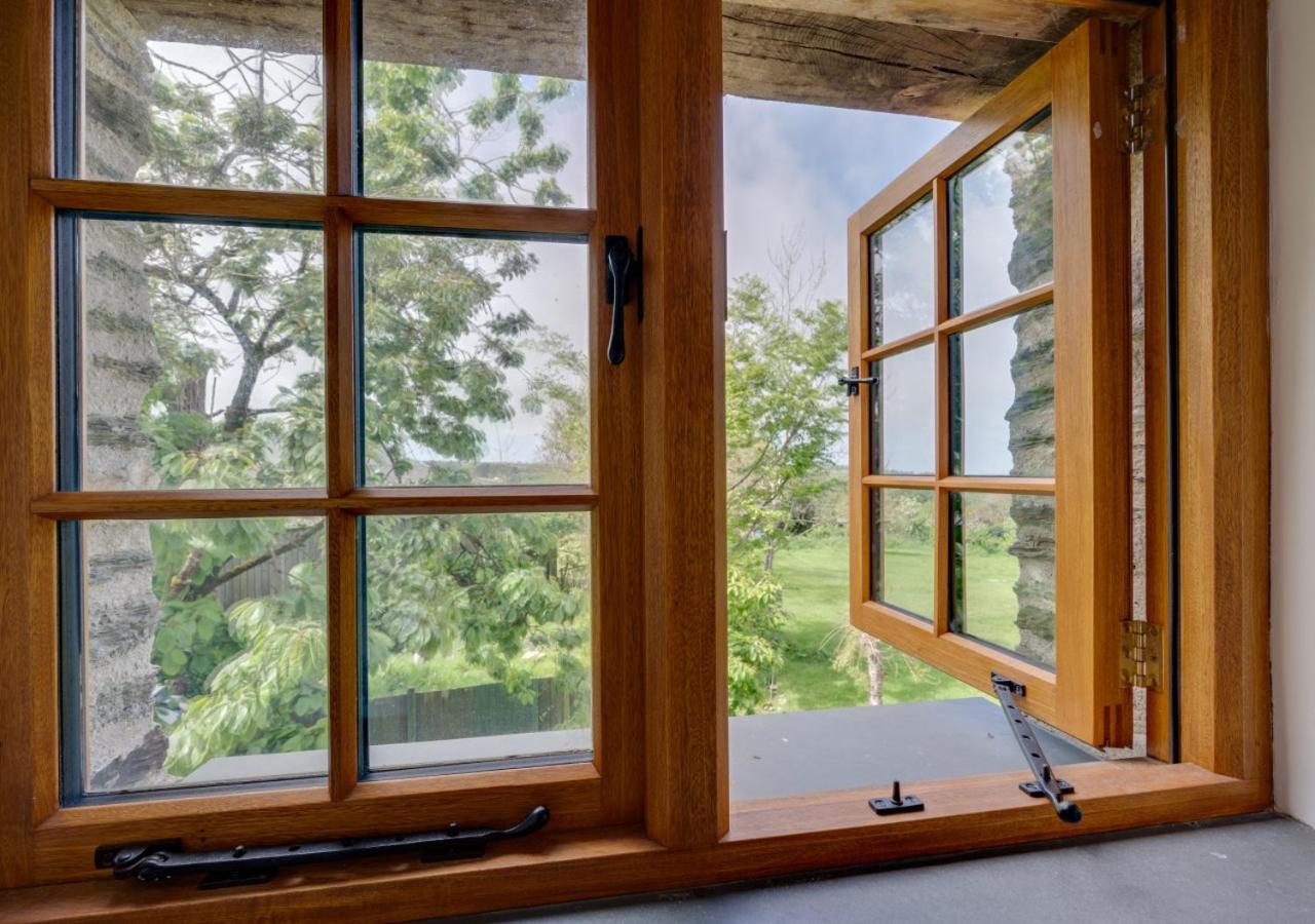 Lincombe Barn Villa อิลฟราคูมบ์ ภายนอก รูปภาพ